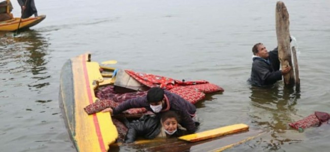 Boat carrying BJP activists at its Dal rally capsizes Boat carrying BJP activists at its Dal rally capsizes
