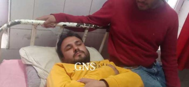 Five injured in scuffle between PAGD, independent candidates’ supporters at polling station in Poonch Five injured in scuffle between PAGD, independent candidates’ supporters at polling station in Poonch