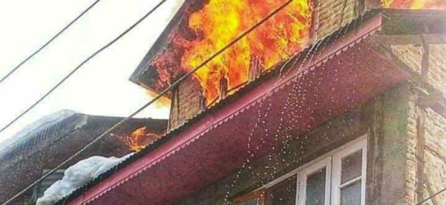 Fire breaks out in Nawa Kadal Fire breaks out in Nawa Kadal