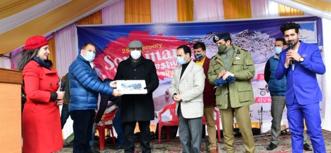 Advisor Baseer Khan inaugurates Sonamarg winter festival