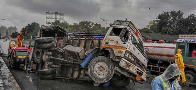 Truck Crashes Into Bus Outside Cairo, Leaving 18 Dead, 5 Hurt: Officials Truck Crashes Into Bus Outside Cairo, Leaving 18 Dead, 5 Hurt: Officials