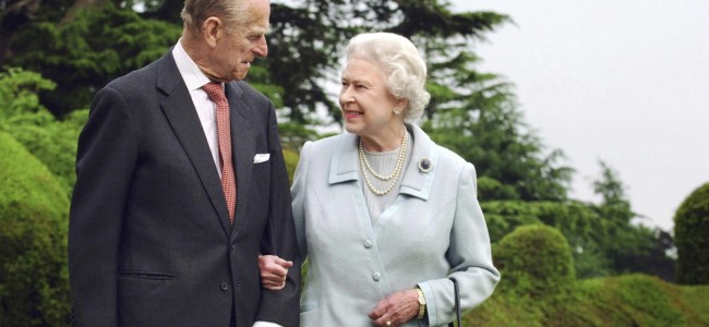 Despite husband’s loss, little sign Queen Elizabeth will abdicate Despite husband’s loss, little sign Queen Elizabeth will abdicate