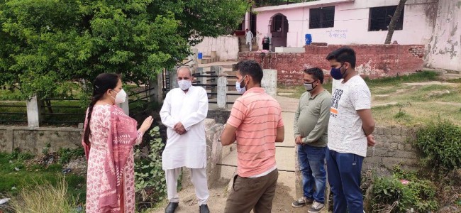 DC Udhampur takes stock of civic problems in localities near Industrial estate DC Udhampur takes stock of civic problems in localities near Industrial estate