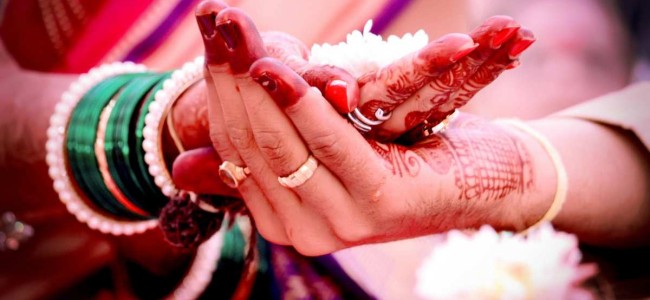 Kerala: Bride Dons PPE Suite To Marry Covid Positive Groom In Hospital Kerala: Bride Dons PPE Suite To Marry Covid Positive Groom In Hospital