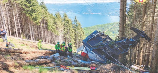 Cable car crash leaves 13 dead in Italy Cable car crash leaves 13 dead in Italy