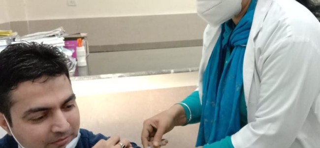 Paramedic Sharna Devi urges all to get covid vaccine Paramedic Sharna Devi urges all to get covid vaccine