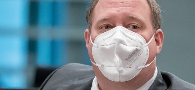 German politicians criticise warning to unvaccinated people German politicians criticise warning to unvaccinated people