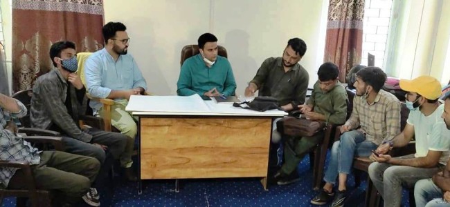 Media persons call on DIO Budgam Media persons call on DIO Budgam