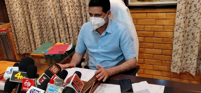 Covid-19 threat still looming large; vaccination best solution to curb Pandemic: DC B’gam Covid-19 threat still looming large; vaccination best solution to curb Pandemic: DC B’gam
