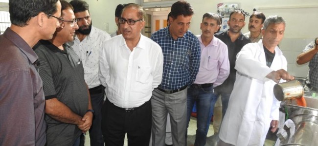 DG Horticulture Kashmir Visits B’gam DG Horticulture Kashmir Visits B’gam