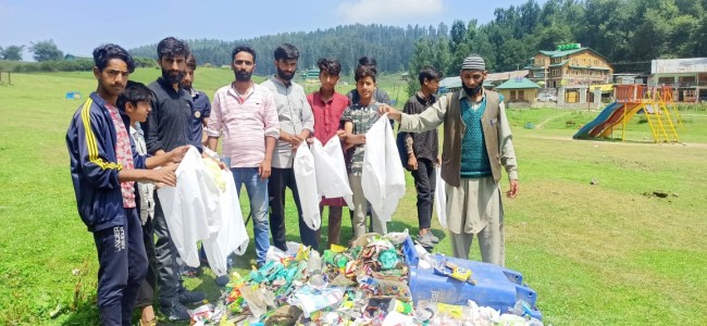 Tourism Department conducts sanitation drive at Yousmarg Tourism Department conducts sanitation drive at Yousmarg