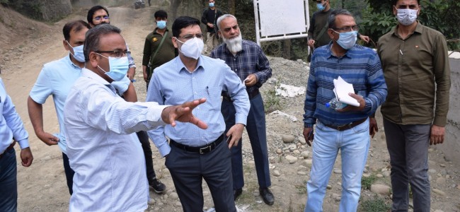 DC B’gam conducts extensive tour of various areas in district