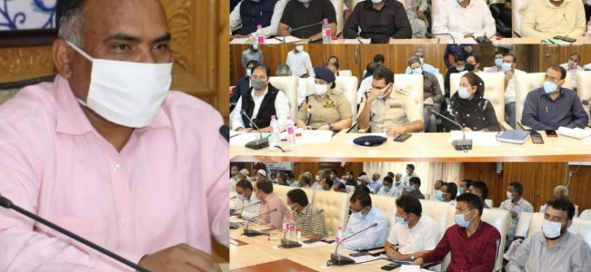 Div Com for 100% vaccination of staff in govt, private offices