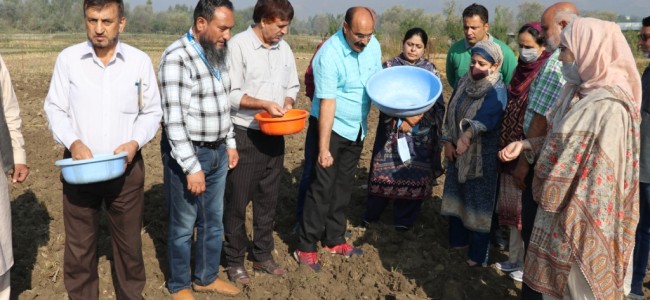 Director Agriculture Kashmir visits Ganderbal Director Agriculture Kashmir visits Ganderbal