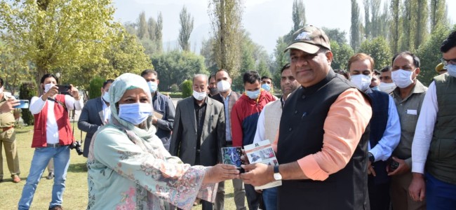 Union Minister for Social Justice and Empowerment visits Samba Union Minister for Social Justice and Empowerment visits Samba