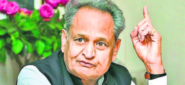 Gehlot calls on Sonia Gandhi to discuss cabinet reshuffle in Rajasthan Gehlot calls on Sonia Gandhi to discuss cabinet reshuffle in Rajasthan