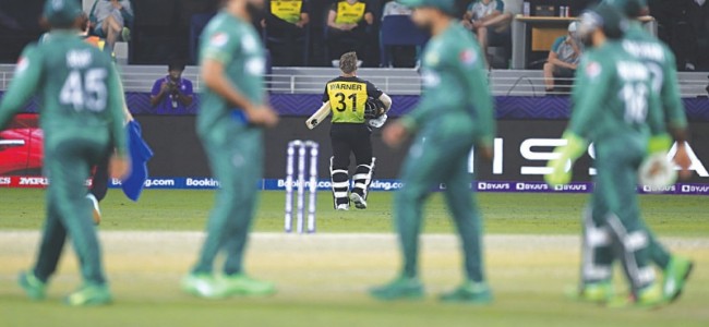 Australia to be careful on reviews after Warner miss: Matthew Wade Australia to be careful on reviews after Warner miss: Matthew Wade