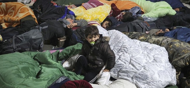 Hundreds try to cross EU border despite easing of crisis