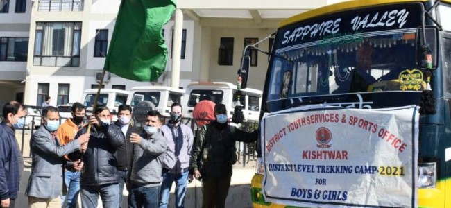 DC Kishtwar flags-off group of students for trekking expedition DC Kishtwar flags-off group of students for trekking expedition