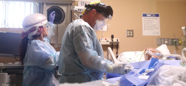 Omicron pushes US Covid hospitalisations toward record high