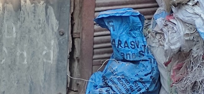 Khwaja Bazaar: Grenade inside Cooker diffused by BDS, traffic restored Khwaja Bazaar: Grenade inside Cooker diffused by BDS, traffic restored