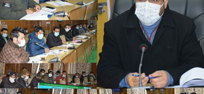 Director RDD visits Kulgam, reviews progress, achievements of RDD in district