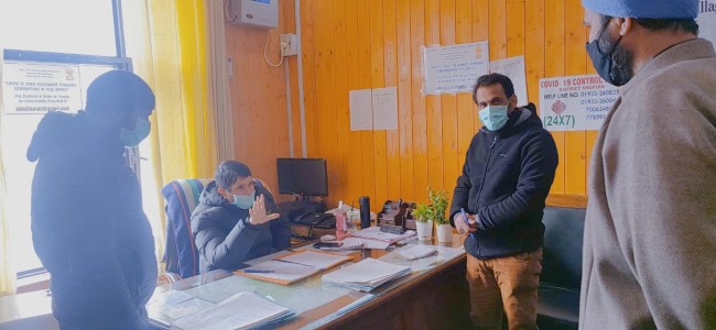 Rs.48k fine recovered from erring FBOs at Shopian Rs.48k fine recovered from erring FBOs at Shopian