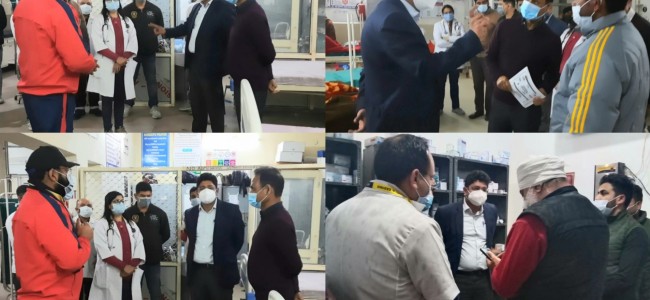 Div Com & DHS-J visit Govt Hospital Gandhi Nagar, Sarwal in late evening hours Div Com & DHS-J visit Govt Hospital Gandhi Nagar, Sarwal in late evening hours