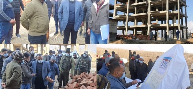 Div Com Kashmir inspects ongoing works on Transit Accommodation Camps at Odina, Bandipora