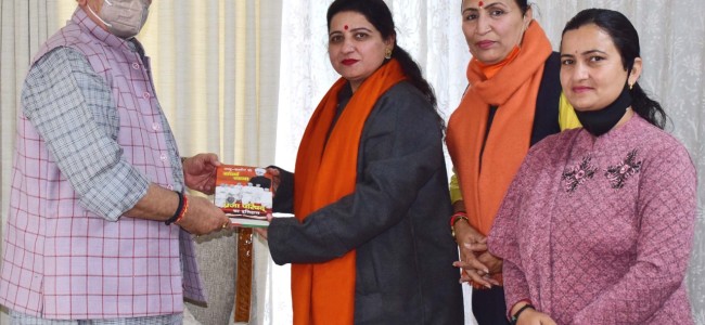 DDC chairperson, BBBP Abhiyan J&K In-charge, former president Bar Association Jammu, President JD(U) J&K call on Lt Governor DDC chairperson, BBBP Abhiyan J&K In-charge, former president Bar Association Jammu, President JD(U) J&K call on Lt Governor