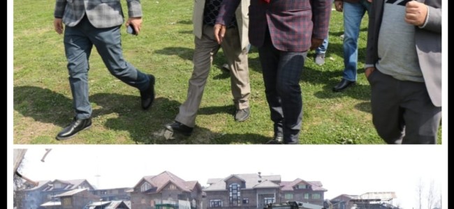 Div com inspects historic City water bodies; oversees pace of restoration works Div com inspects historic City water bodies; oversees pace of restoration works