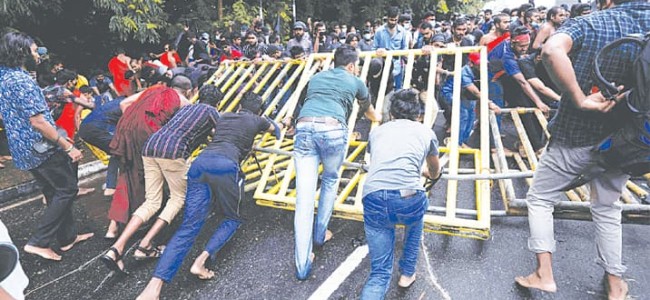 Sri Lankan opposition threatens govt with no-trust motion Sri Lankan opposition threatens govt with no-trust motion