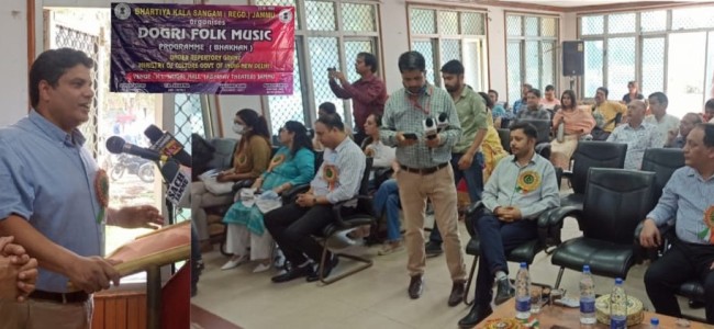 Sarmad felicitates Dogri artists; Advocates giving platform to school, college youth