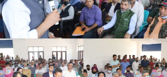 DC Srinagar holds Public Grievance Redressal Camp at Zainakote
