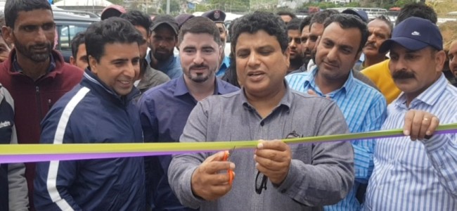 Sarmad Hafeez launches Pre Paid counter for pony service at Pahalgam