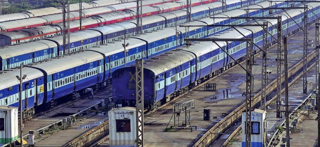 Railways abolishes more than 72000 posts of class III-IV in six years Railways abolishes more than 72000 posts of class III-IV in six years