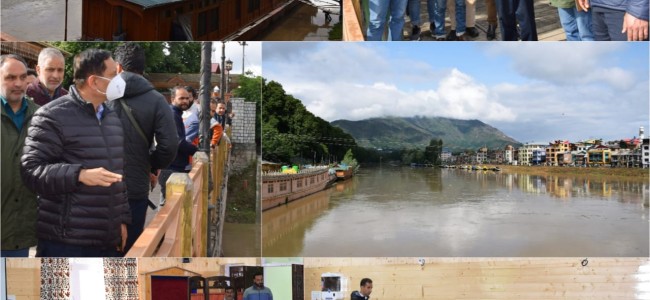 Advisor Bhatnagar visits Flood Control Room Ram Munshi Bagh, assesses flood situation across J&K Advisor Bhatnagar visits Flood Control Room Ram Munshi Bagh, assesses flood situation across J&K