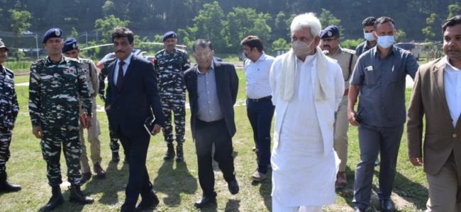 Lt Governor visits Baltal and Pahalgam Lt Governor visits Baltal and Pahalgam