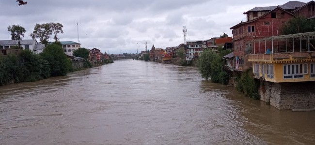 Jhelum touches flood-mark at Sangam, nears alarm level in Srinagar Jhelum touches flood-mark at Sangam, nears alarm level in Srinagar