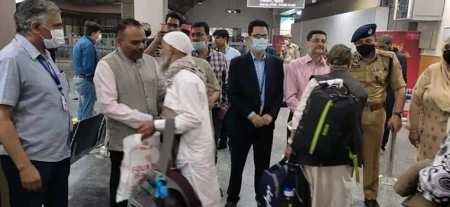 First batch of 145 J&K pilgrims return from  Saudi Arabia after performing Hajj 2022