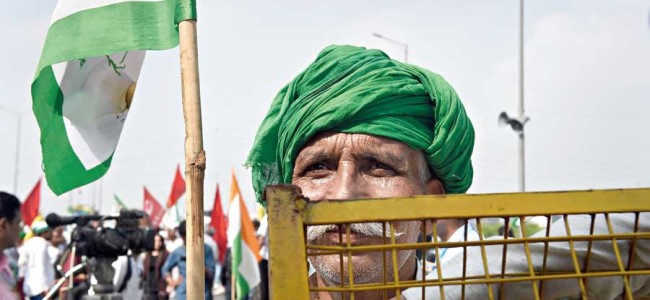 Hundreds of farmers reach Delhi to take part in SKM’s ‘mahapanchayat’
