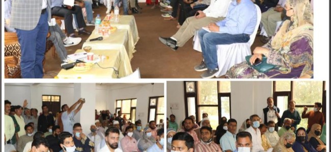 Block Diwas: DC Srinagar holds Public Grievance Redressal camp at Noorbagh Block Diwas: DC Srinagar holds Public Grievance Redressal camp at Noorbagh