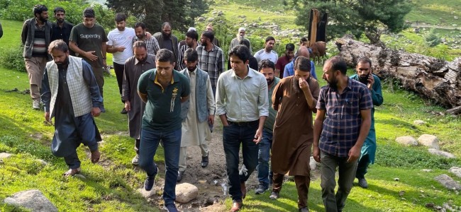 Shahid, Baseer visit various ‘Dhoks’ for firsthand assessment Shahid, Baseer visit various ‘Dhoks’ for firsthand assessment