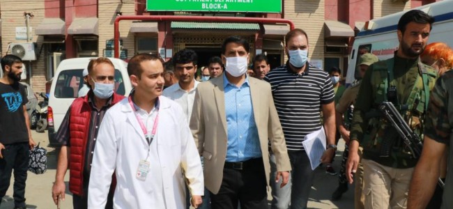 DC Srinagar visits SMHS, Bone & Joint and Lal Ded Hospitals