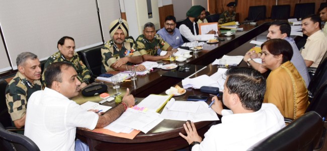 Div Com Jammu reviews status of land acquisition cases of BSF, Border issues