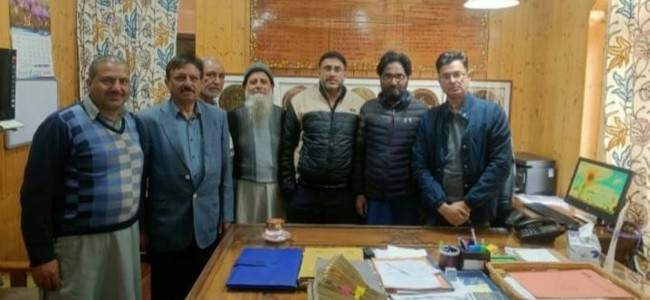 Director H&H discusses parameters for QR Code labelling of Kashmir Handicrafts Director H&H discusses parameters for QR Code labelling of Kashmir Handicrafts