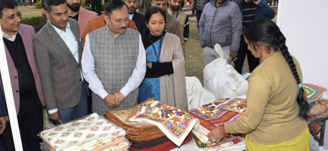 Advisor Bhatnagar inaugurates 10 day Exhibition- ‘Gandhi Shilp Bazaar’ at Jammu