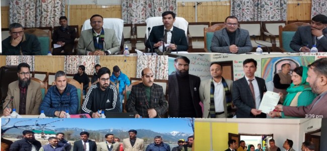 Div Com Kashmir visits Kupwara; reviews developmental profile Div Com Kashmir visits Kupwara; reviews developmental profile