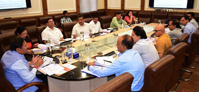 Advisor Bhatnagar reviews progress on major health projects Advisor Bhatnagar reviews progress on major health projects