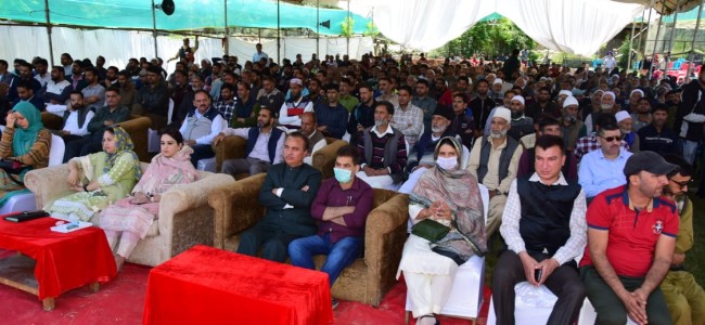 Lt Governor visits Budgam, addresses public function at Beerwah